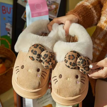 Pantofole Hello Kitty 🐱👣 – Morbide e Dolci per Casa e Fuori 💖