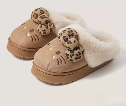 Pantofole Hello Kitty 🐱👣 – Morbide e Dolci per Casa e Fuori 💖