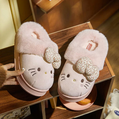 Pantofole Hello Kitty 🐱👣 – Morbide e Dolci per Casa e Fuori 💖
